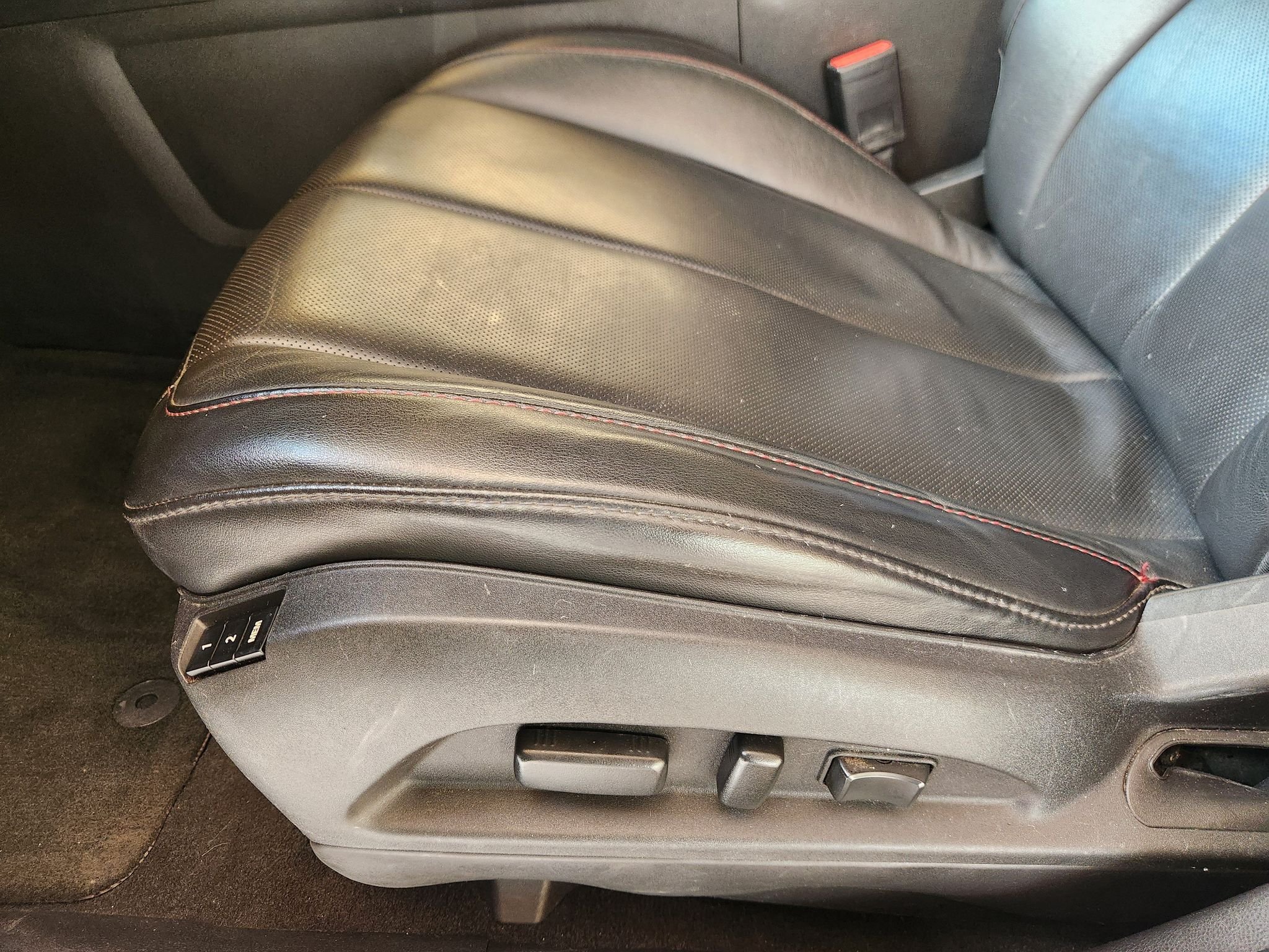 Used 2014 Iridium Metallic GMC SLT image 22