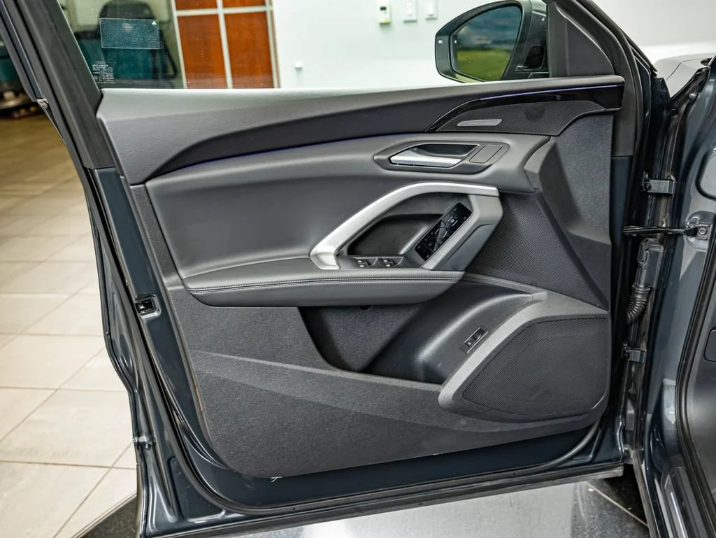 Used 2025 Manhattan Gray Metallic Audi 2.0T Premium Plus image 17