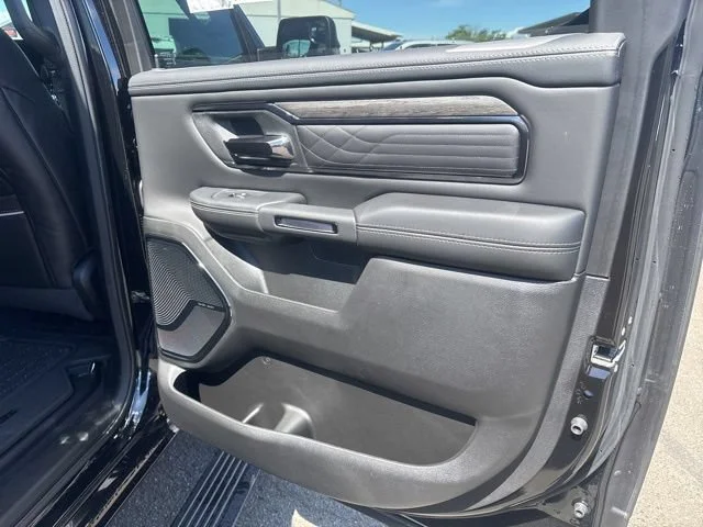 New 2026 Diamond Black Crystal Pearl-Coat Exterior Paint RAM Limited image 12