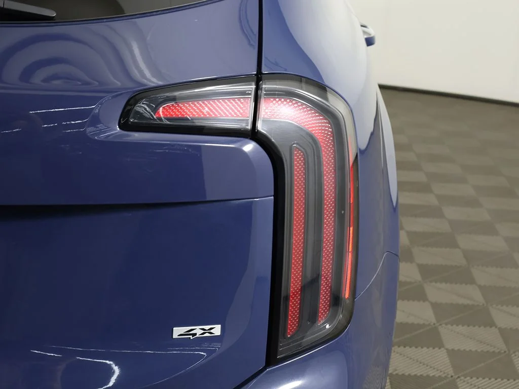 Used 2023 Black Kia SX image 20