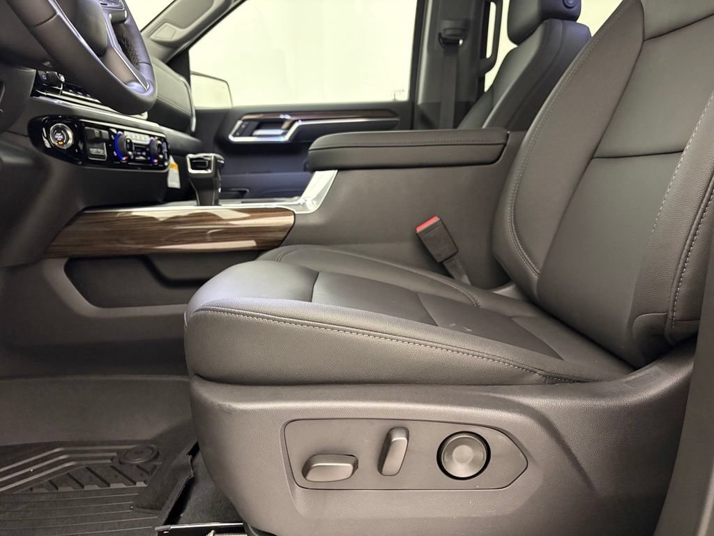 New 2026 Summit White Chevrolet LT Trail Boss image 34