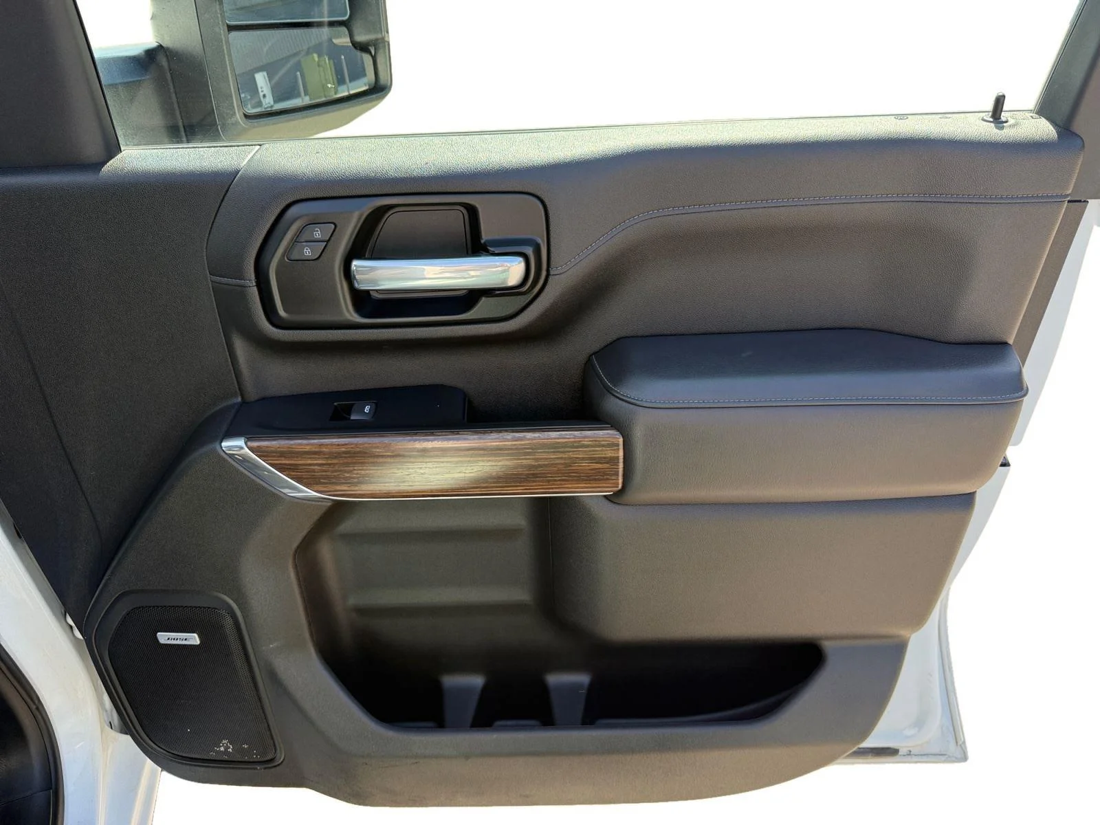 Used 2022 Summit White Chevrolet High Country image 25