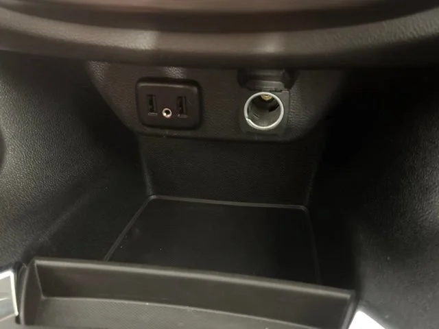 Used 2018 SUMMIT WHITE Chevrolet LT Cloth image 40