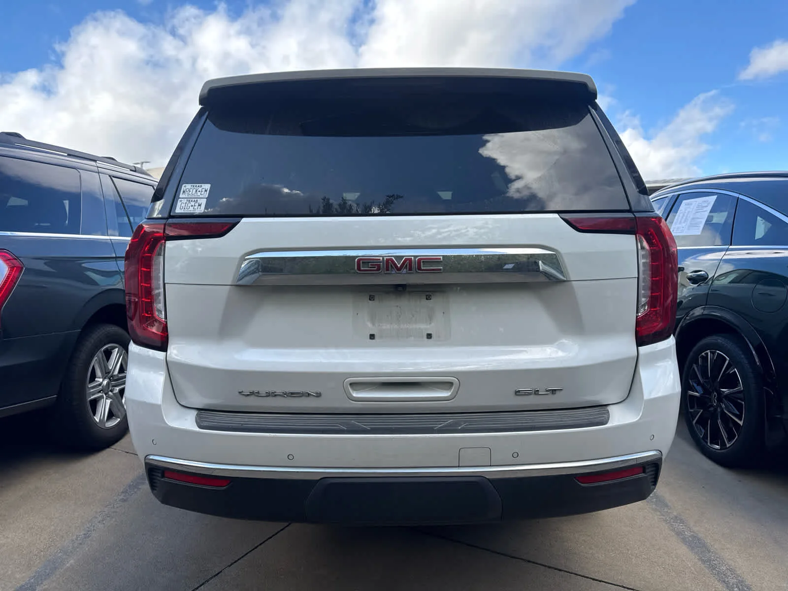 Used 2021 White Frost Tricoat GMC SLT image 6