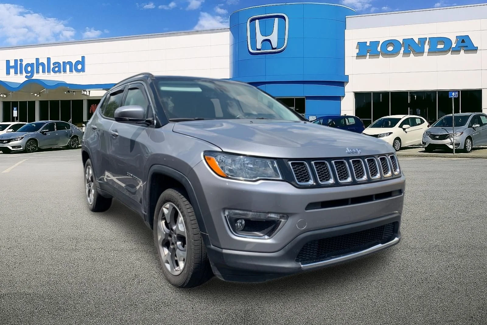 Used 2018 Silver Jeep Limited image 5