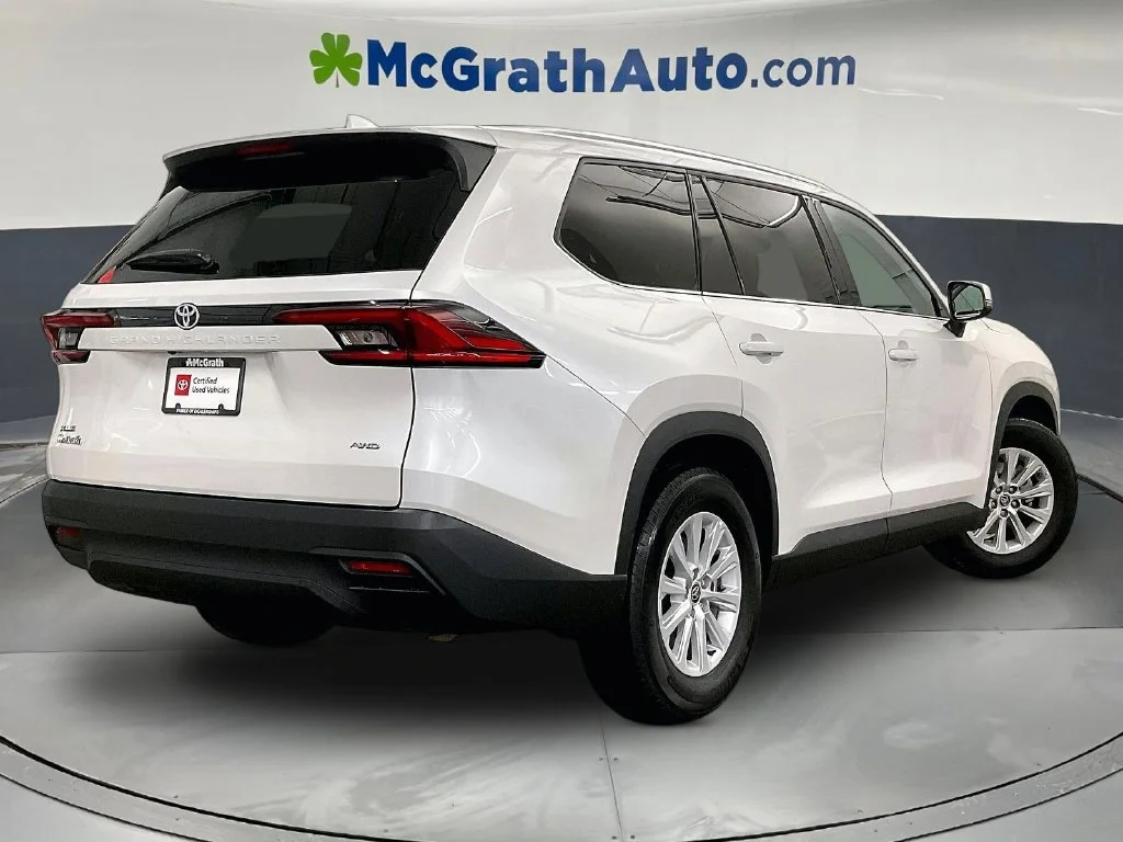 Used 2025 Beige Toyota XLE image 16