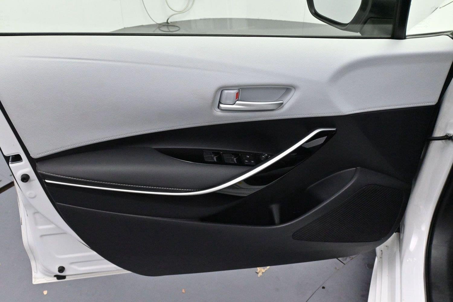 Used 2024 Ice Cap Toyota XSE image 10