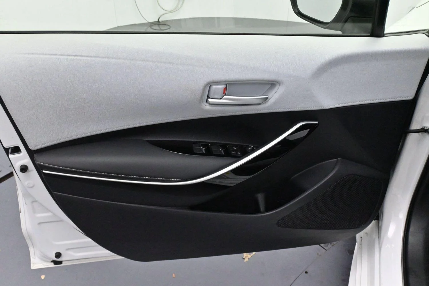 Used 2024 Ice Cap Toyota XSE image 10
