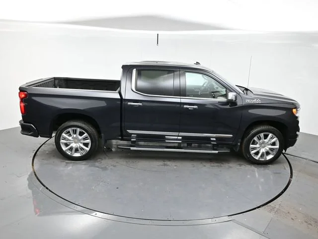 Used 2022 Dark Ash Metallic Chevrolet High Country image 40