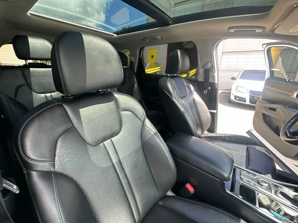Used 2023 White Kia X-Line S image 38