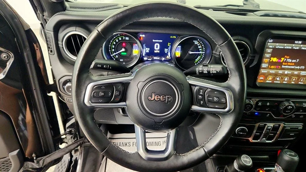 Used 2022 Black Clearcoat Jeep Unlimited Sahara 4x4 w/ Cold Weather, Safety & Adv Safety Groups image 12