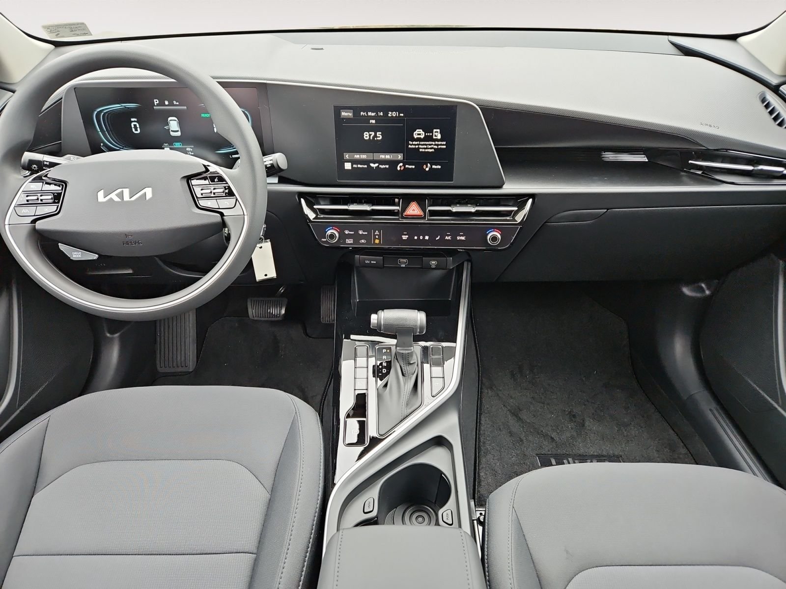 2025 Kia Niro LX - Photo 10