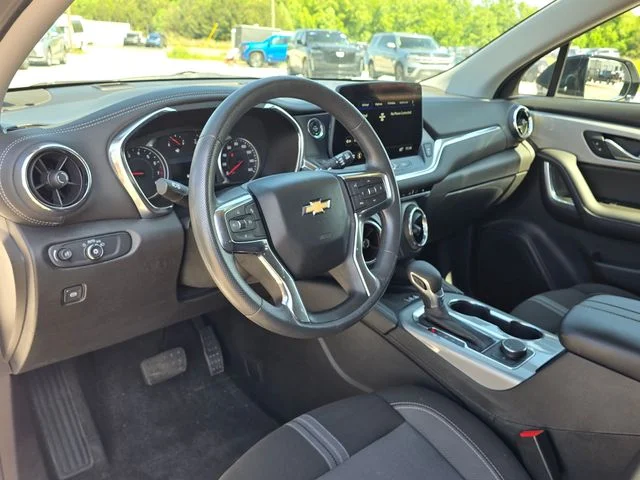 Used 2024 White Chevrolet LT image 23