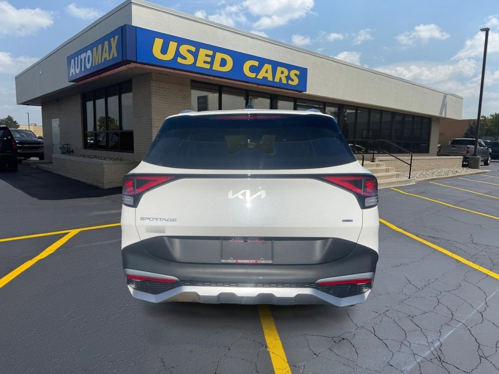 Used 2025 Snow White Pearl Kia EX image 6
