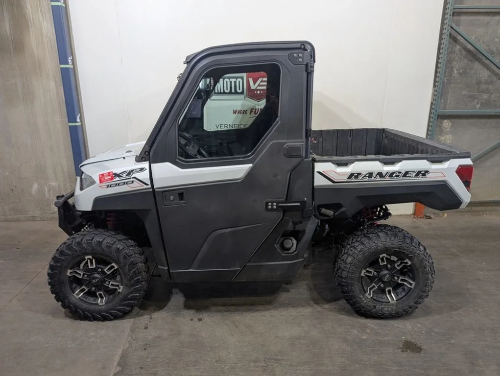 Used 2021 WHITE Polaris Premium image 1
