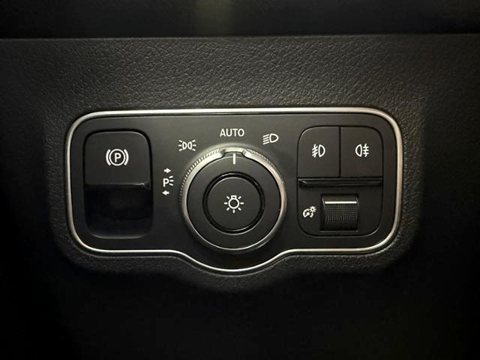 Certified Used 2025 Night Black Mercedes-Benz  image 22