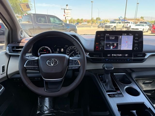 2023 Toyota Sienna Platinum - Photo 18