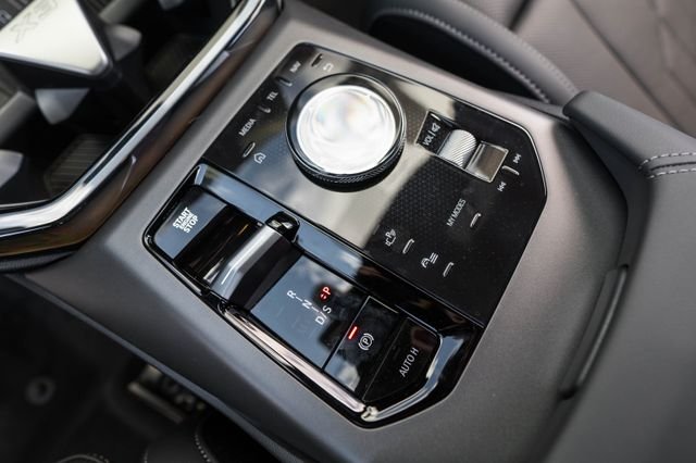 New 2026 Dark Graphite Metallic BMW 30 xDrive image 25