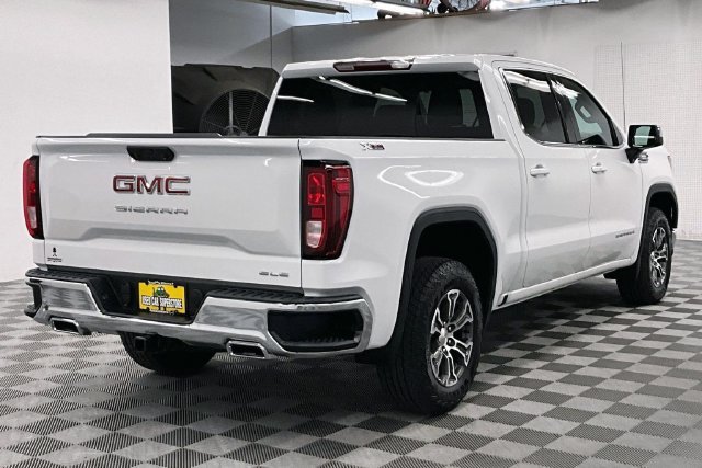 Used 2026 Summit White GMC SLE image 13