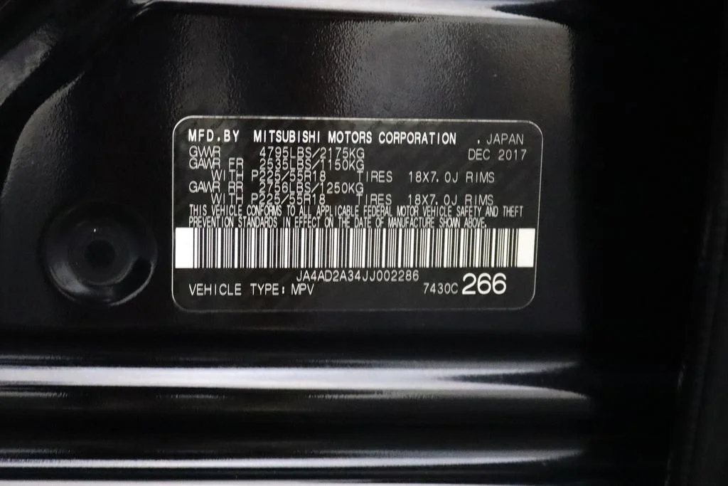 Used 2018 Black Mitsubishi ES image 31