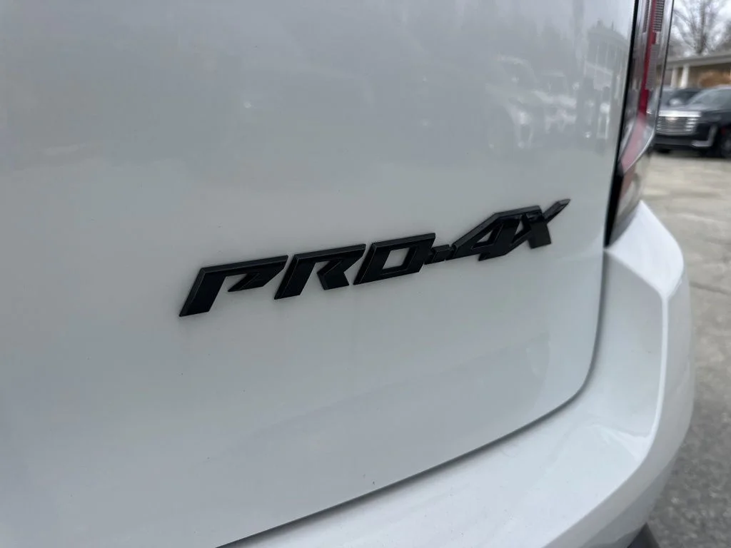 Used 2025 White Nissan PRO-4X image 32