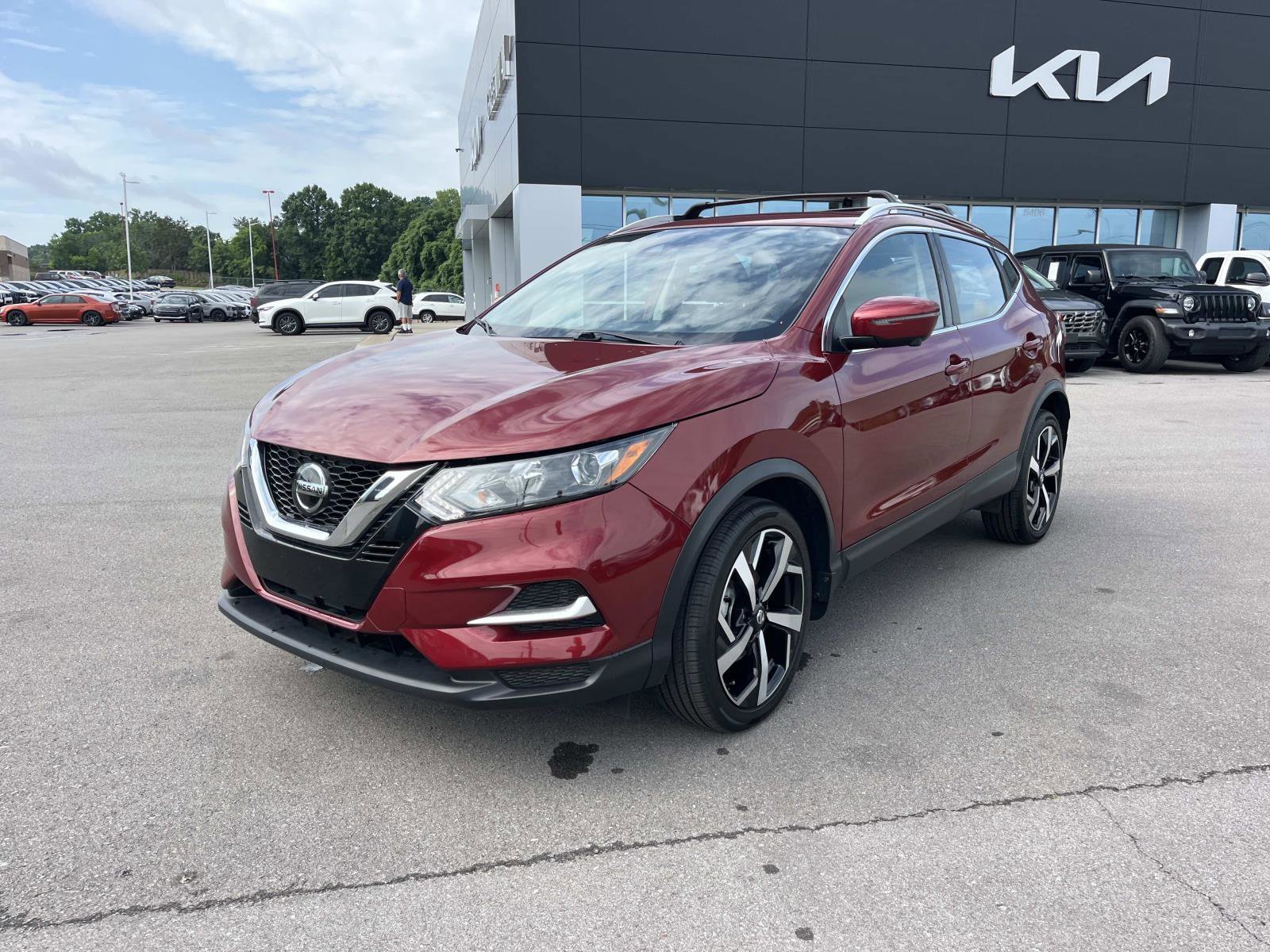 Used 2021 Scarlet Ember Tintcoat Nissan SL image 7