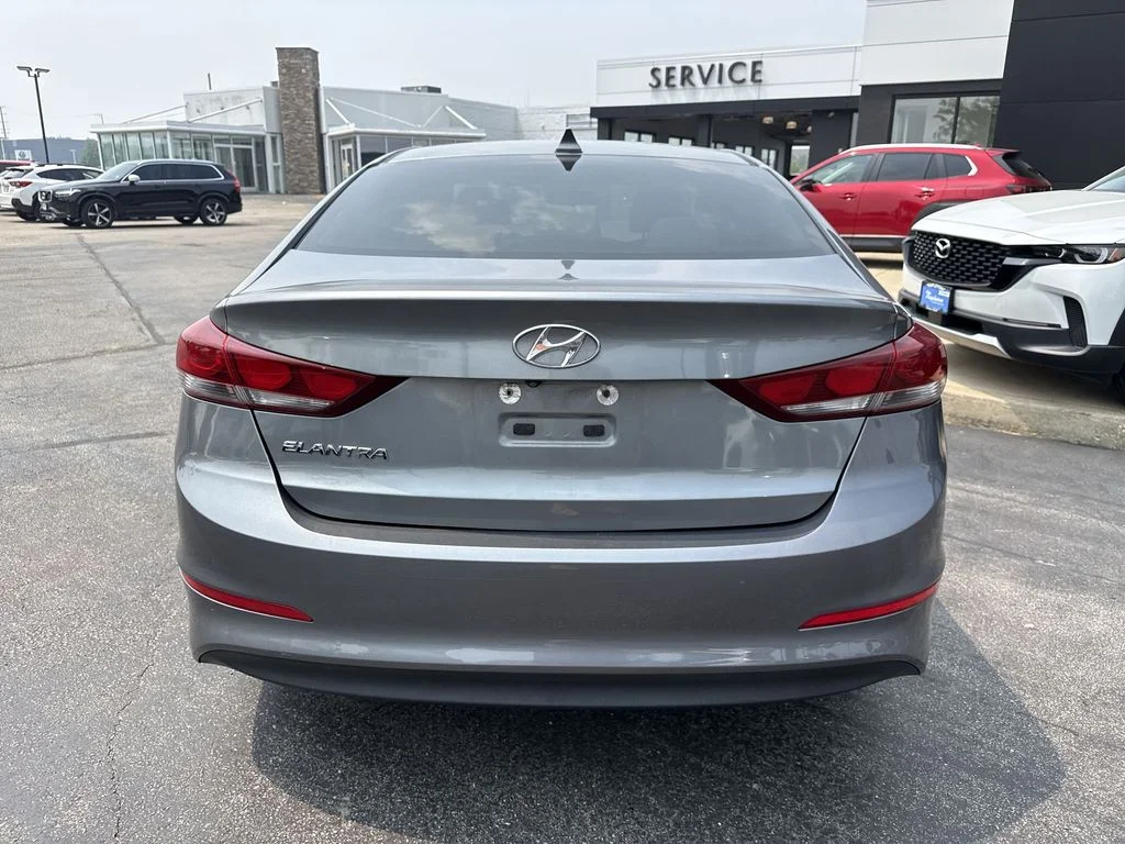 Used 2017 Gray Hyundai SE image 2