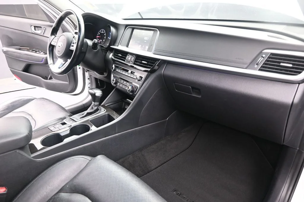 Used 2019 White Kia EX image 30