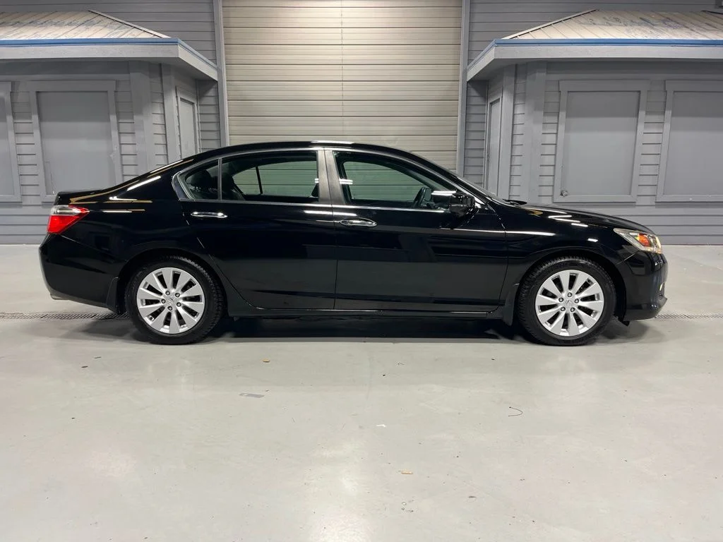 Used 2013 Crystal Black Pearl Honda EX-L image 8