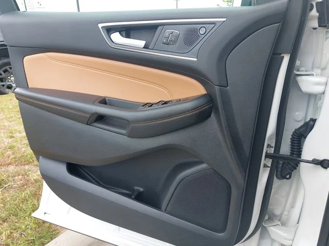 Used 2024 White Ford Titanium image 27