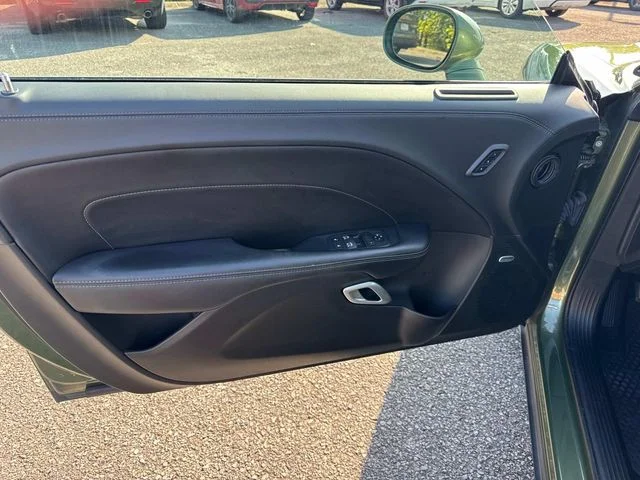 Used 2022 Green Dodge SXT image 19