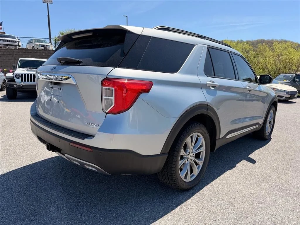 Used 2023 Silver Ford XLT image 14