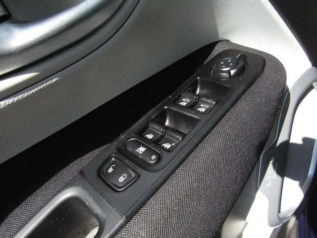 Used 2020 Blue Clearcoat Jeep Latitude image 21