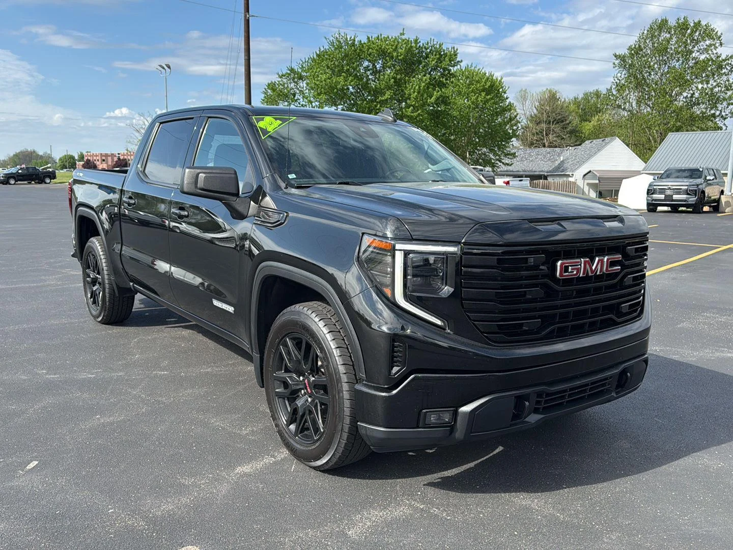 Used 2022 Onyx Black GMC Elevation image 2