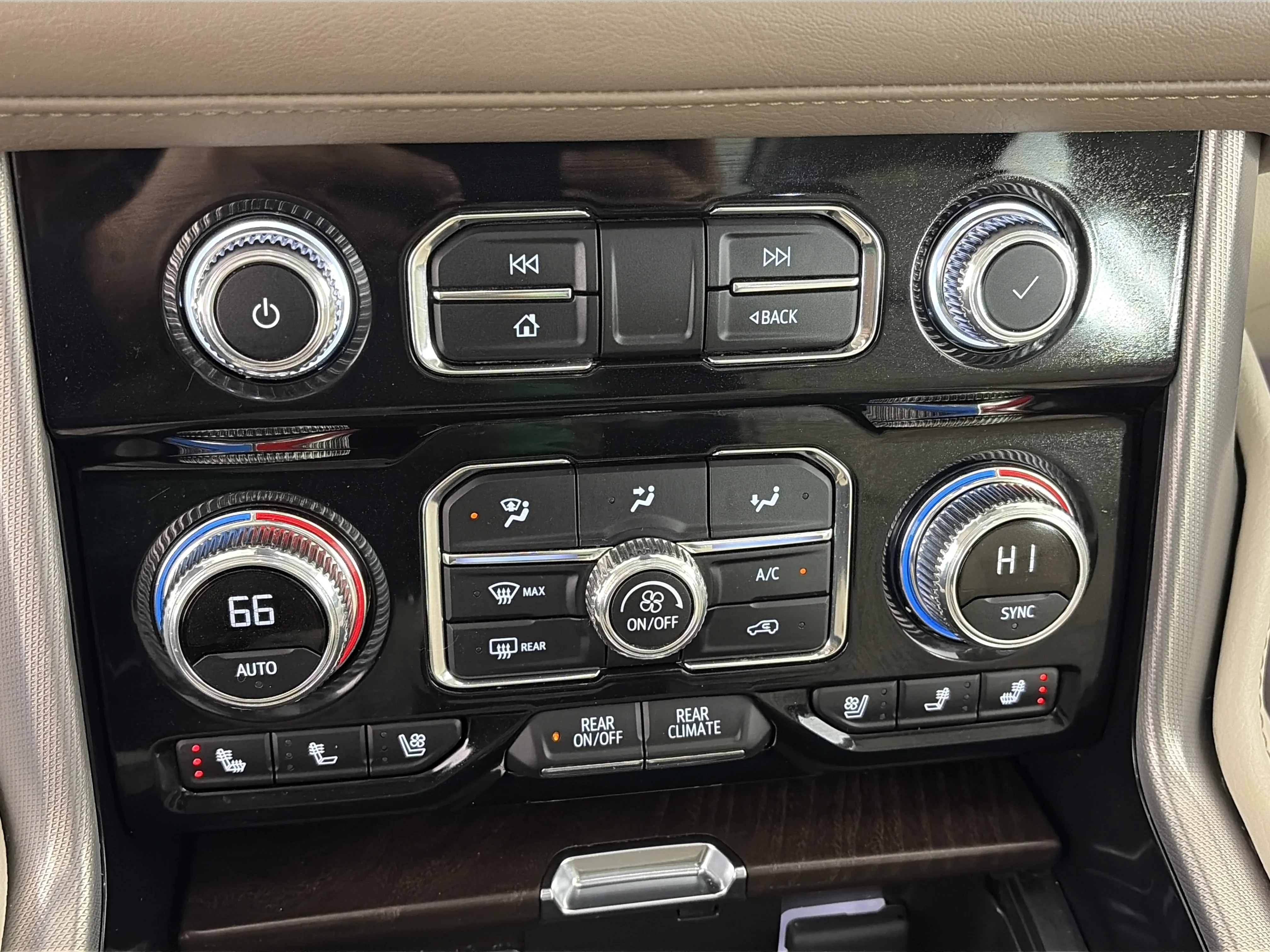2024 GMC Yukon XL Denali - Photo 29
