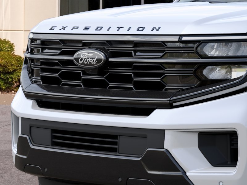 New 2027 Star White Metallic Tri-Coat Ford Platinum image 17