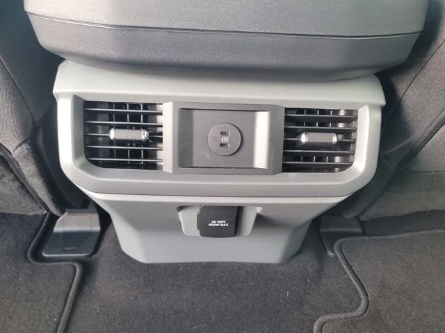 New 2026 Oxford White Ford XLT image 14