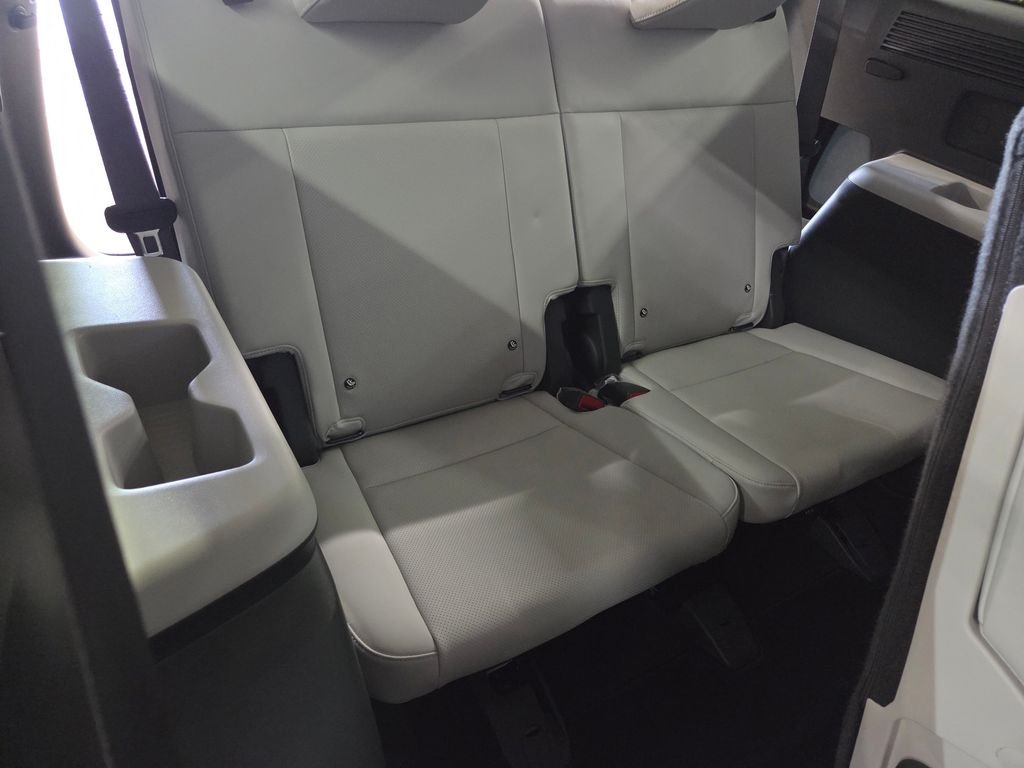 Used 2025 White Hyundai SEL image 19
