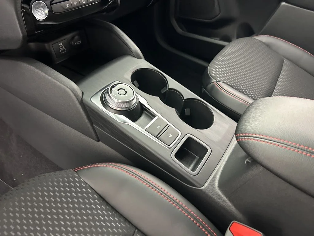 2026 Ford Escape ST-Line - Photo 16