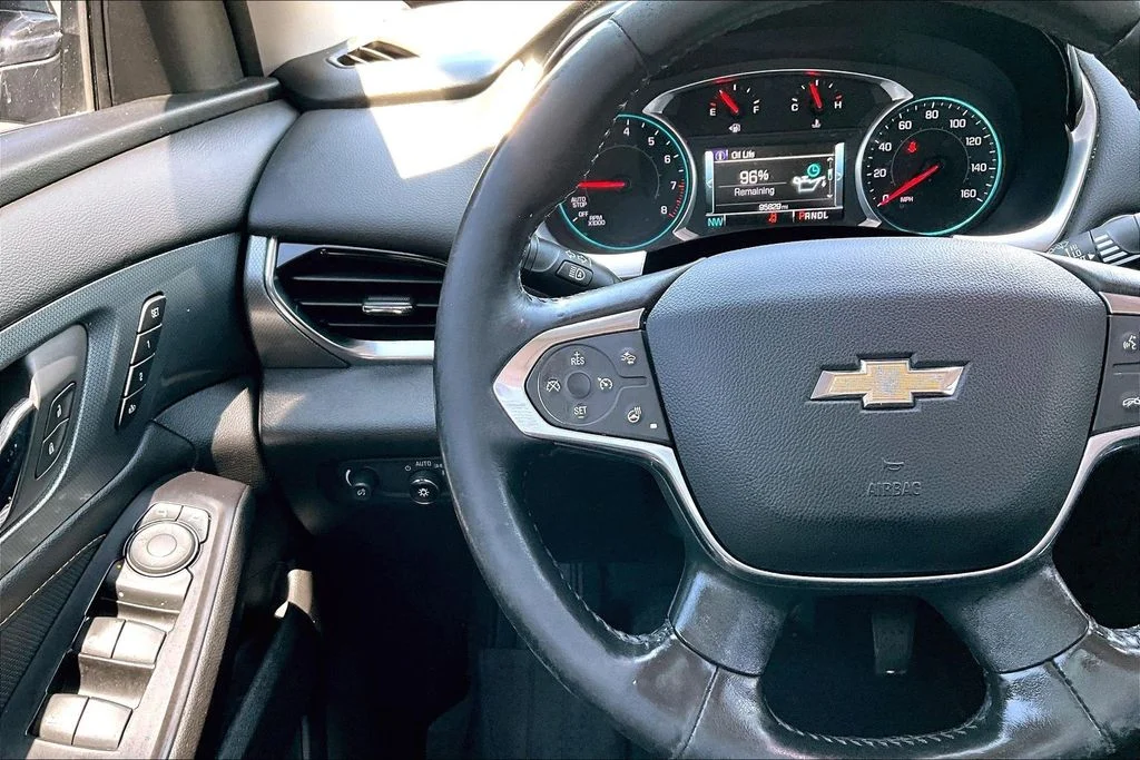 Certified Used 2019 Silver Chevrolet Premier image 11
