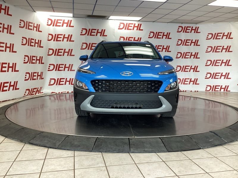 Certified Used 2022 Blue Hyundai SEL image 2