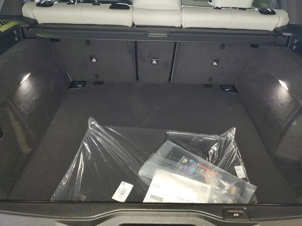 Used 2026 Black BMW sDrive40i image 7