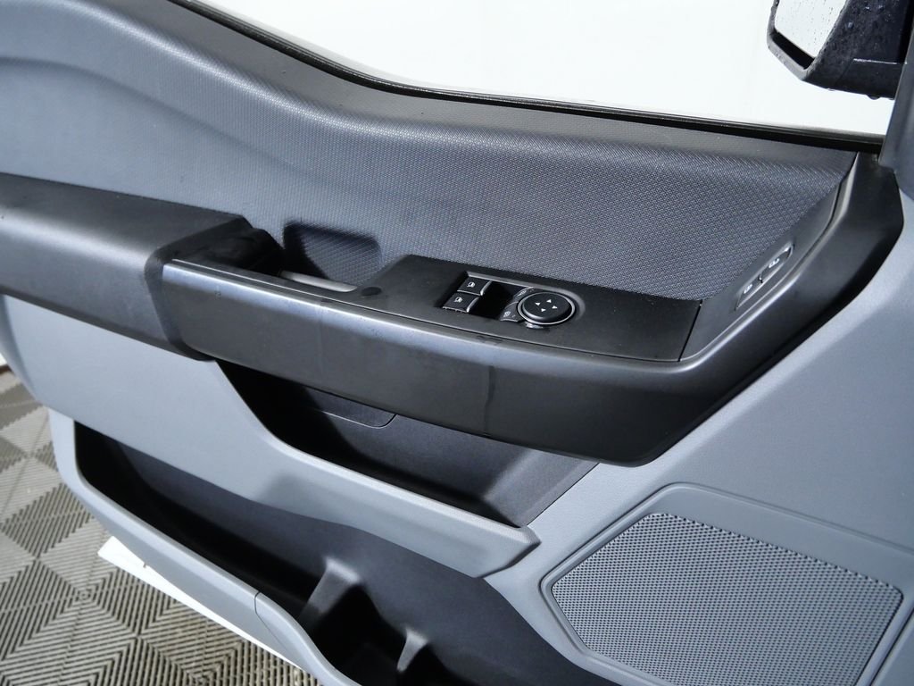 Used 2025 White Ford XL image 25