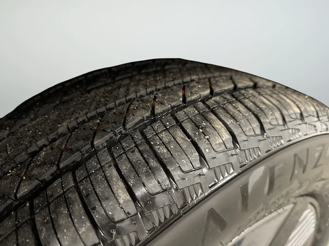 Used 2025 Gray Nissan SL image 10