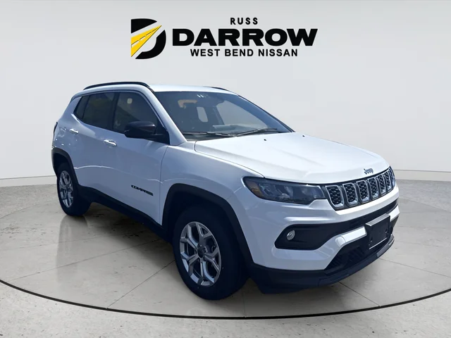 Used 2025 White Jeep Latitude image 8