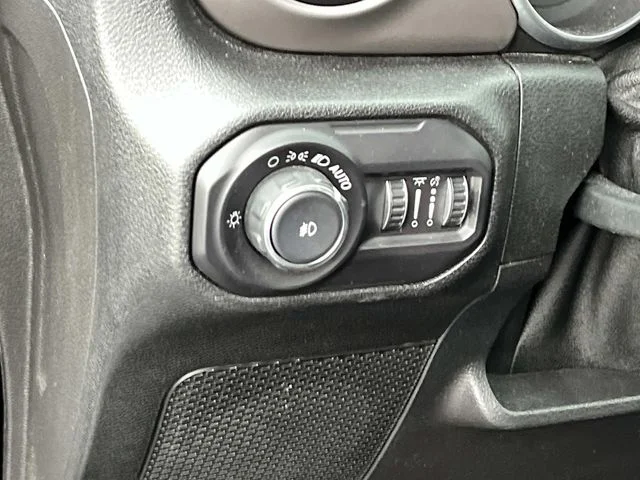 Used 2018 Gray Jeep Unlimited Sport S image 27
