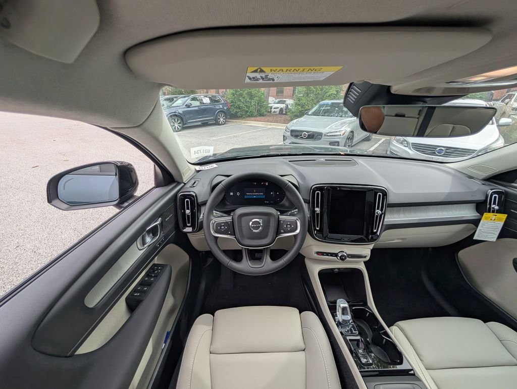 2026 Volvo XC40 Ultra - Photo 10