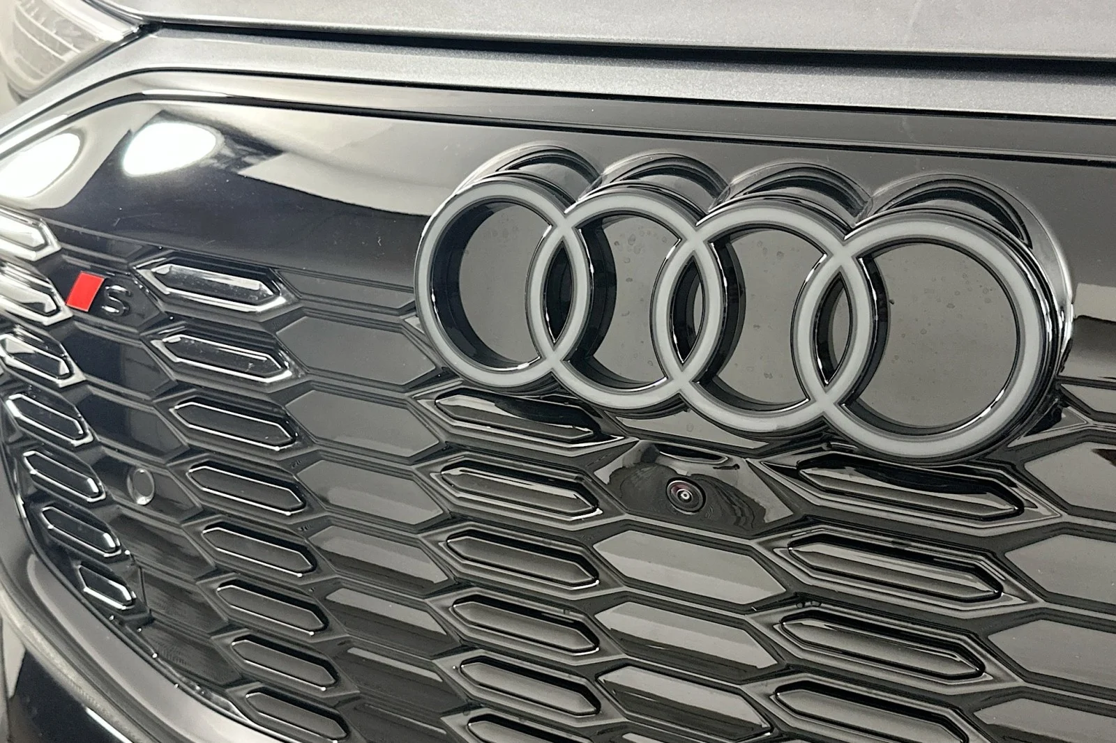 New 2027 Daytona Gray Pearl Effect Audi Premium Plus image 14