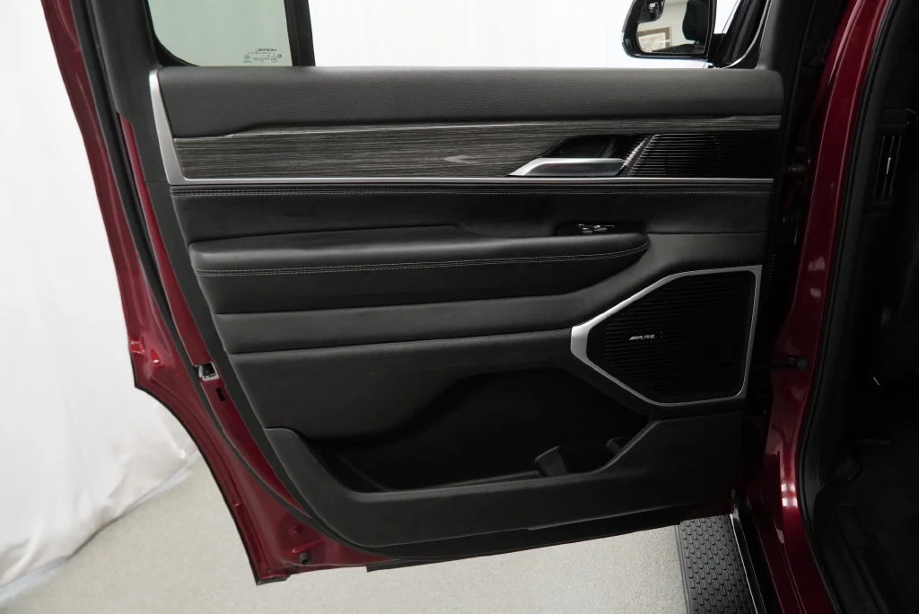 Used 2022 Red Jeep Series II image 36