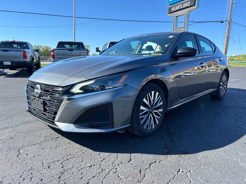 2024 Nissan Altima SV